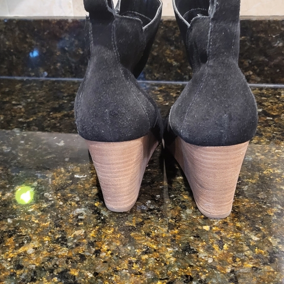 leather upper women bootie - Picture 3 of 3